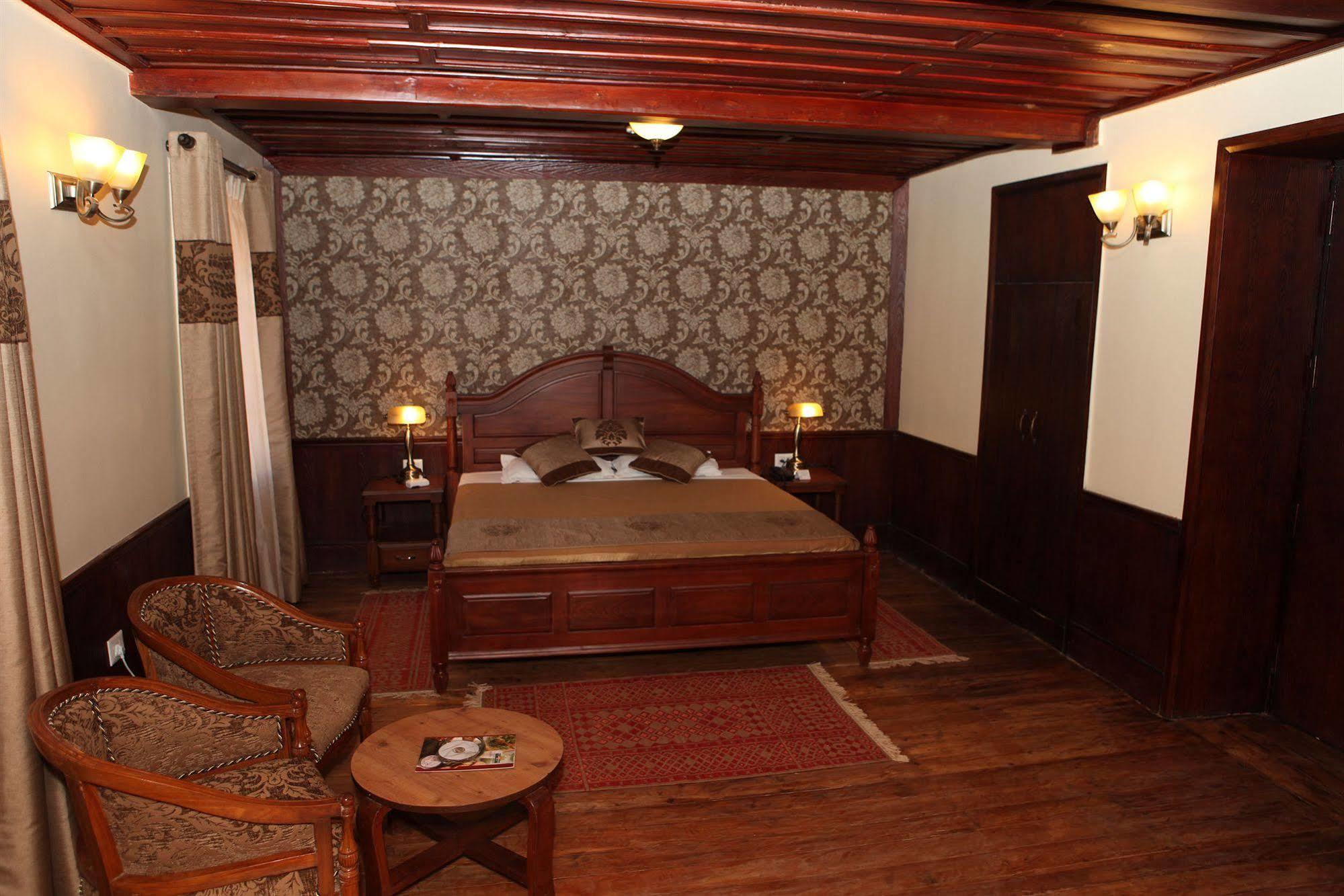 Chevron Fairhavens, Nainital Hotel Buitenkant foto